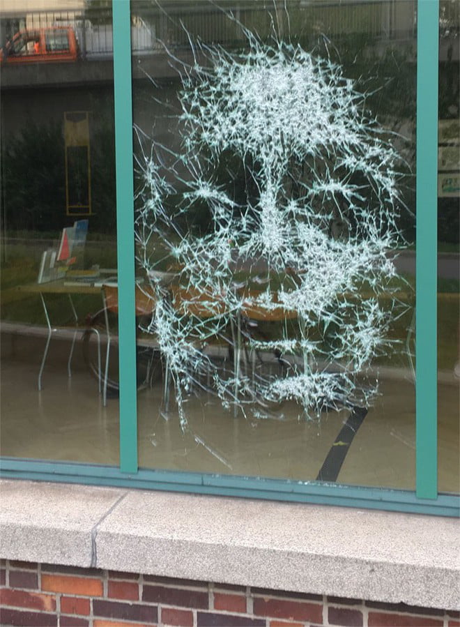 Фото на стекле в домашних условиях Breaking glass level: Artist - 9GAG