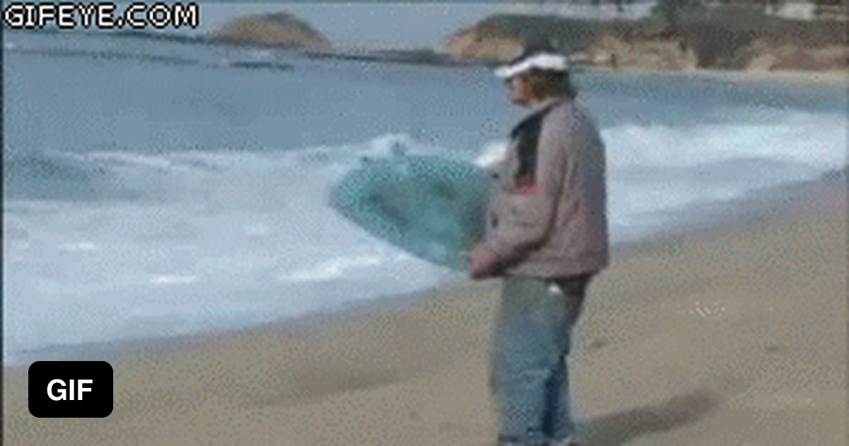 When I try to look cool at the beach - 9GAG