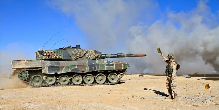 Spain plans to deliver Leopard-2A4 MBTs from Zaragoza to Ukraine but ...