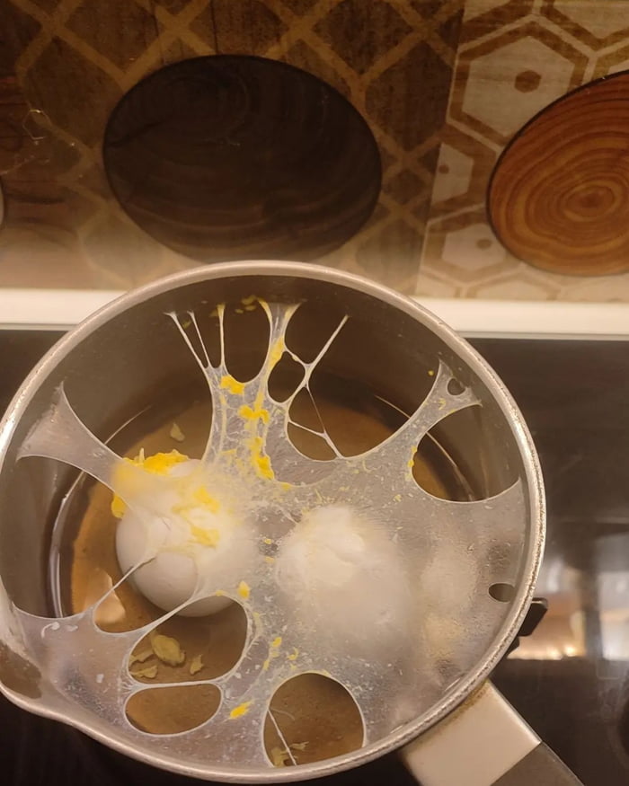 Friend tried boiling eggs and this happened - 9GAG