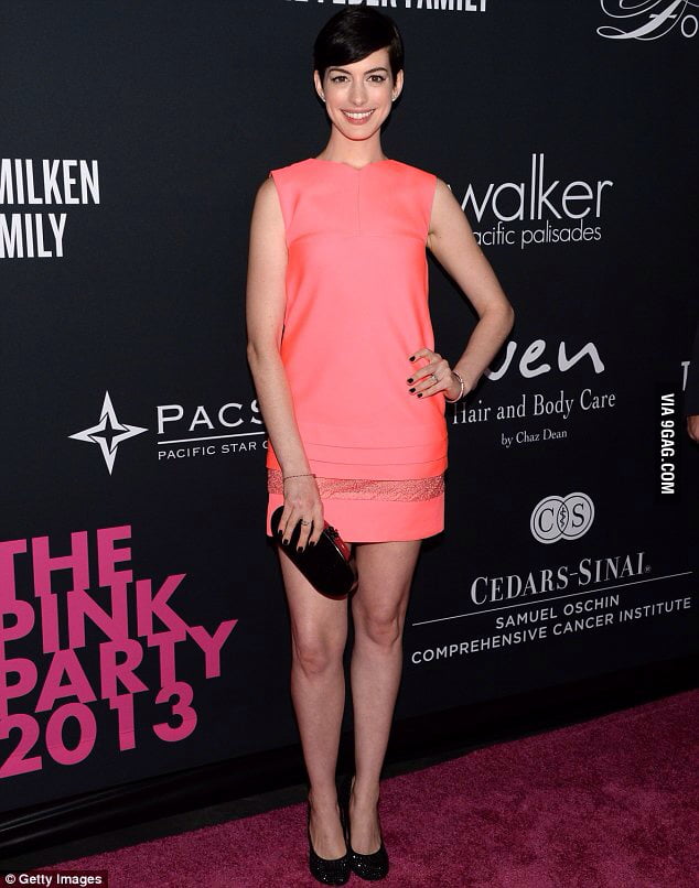 Has anyone ever looked at Anne Hathaway knees carefully!! - 9GAG