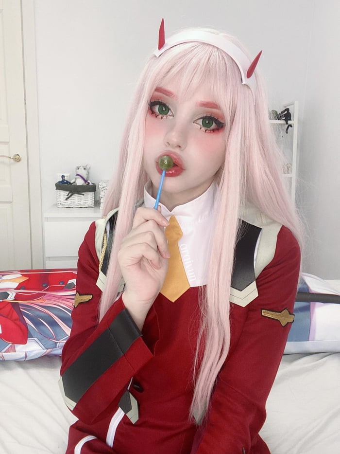 Zero Two Cosplay By Araivun 9gag 7853