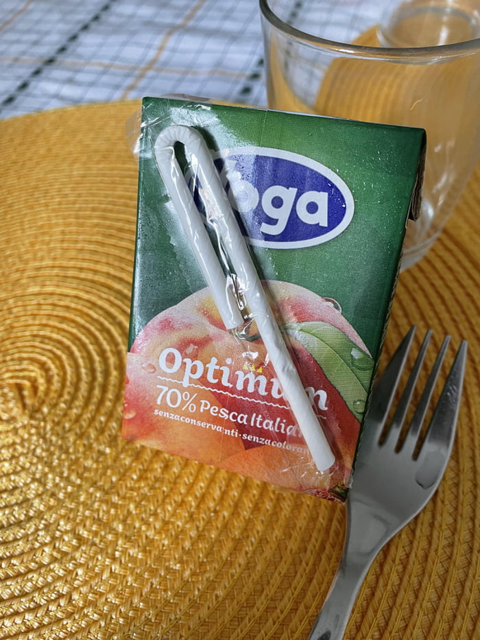 paper-straw-in-plastic-bag-9gag