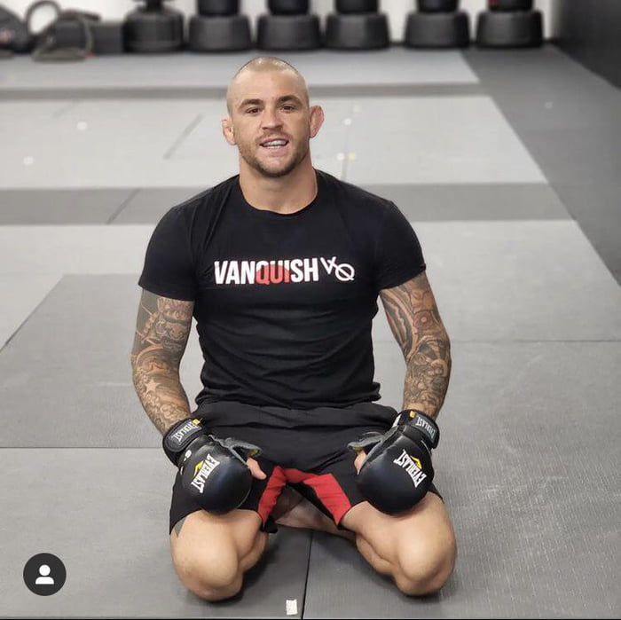 A new (old?) look for Dustin Poirier - 9GAG