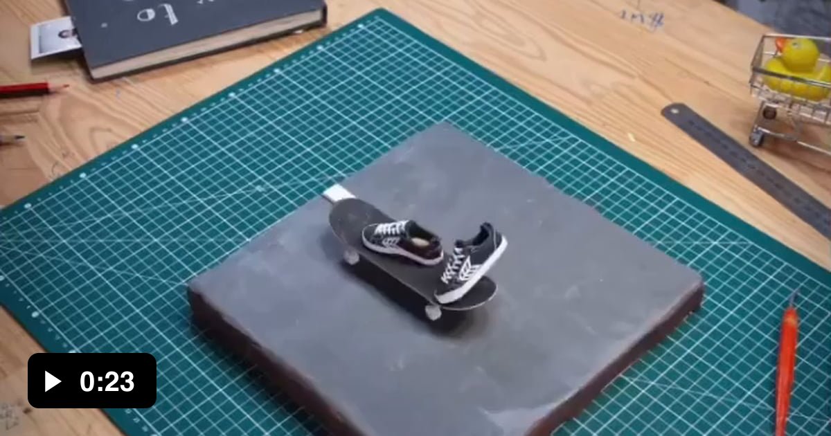 Stop Motion Using Clay Stop motion using 8kg of clay (Credit @patagraph on IG) - 9GAG