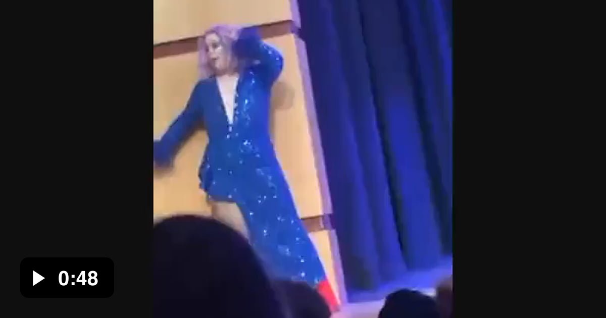 Teacher performing a drag show for students 9GAG