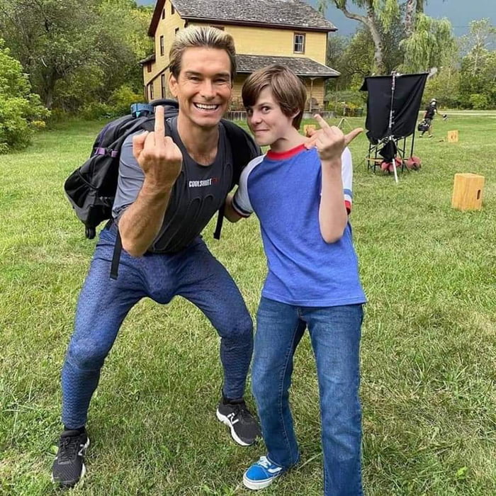 He wouldnt be allowed in an airport 9GAG