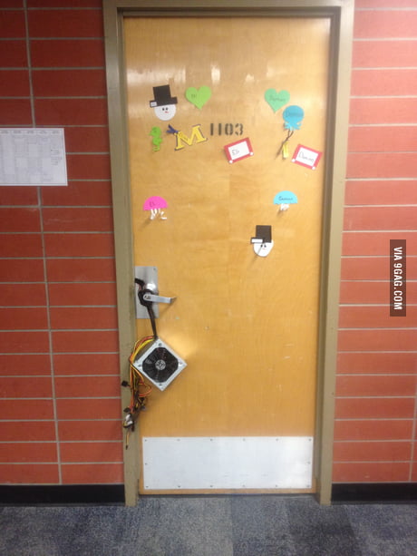 Nerd S Version Of Leaving A Sock On The Door 9gag
