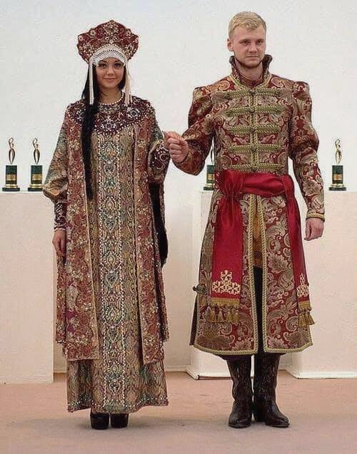 Traditional Russian Dress (of the nobility, no one else dressed like ...