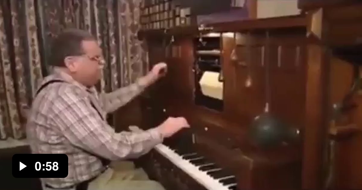 Joe Rinaudo, one of the only fotoplayers that are still alive ...