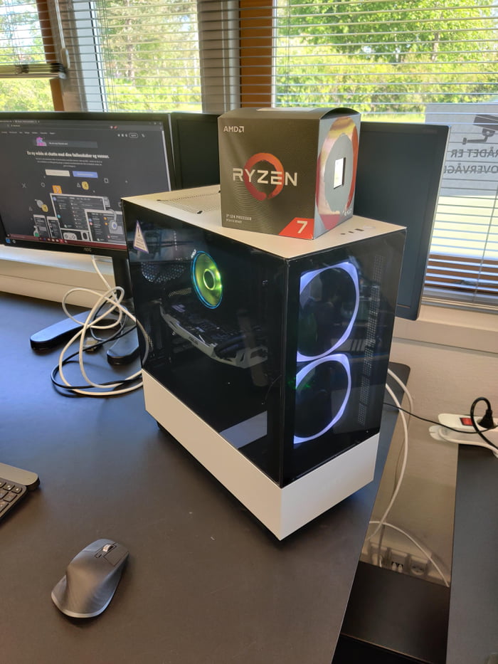 Built myself a new PC, after 3 years of gaming on a 2010 budget PC. - 9GAG