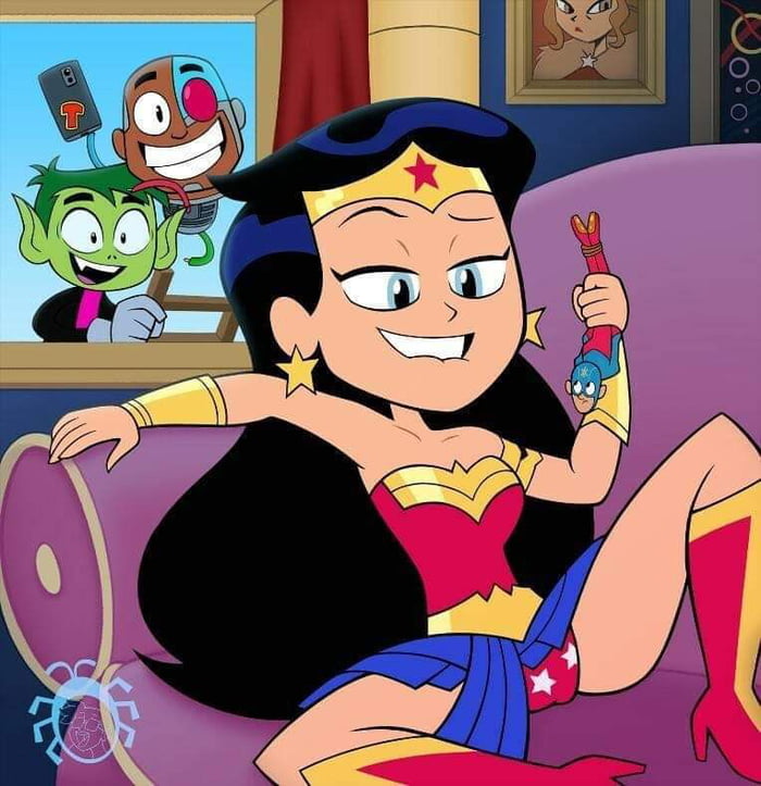 Wonderwoman is doing some investigation - Funny.