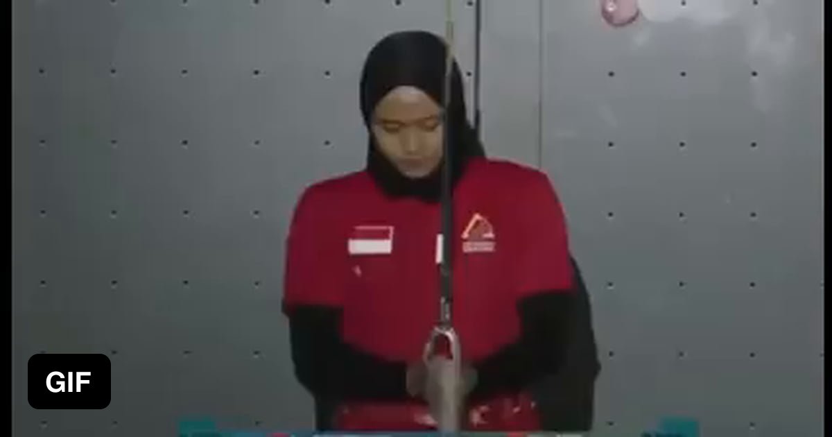 This is what the women's world record for speed climbing looks like