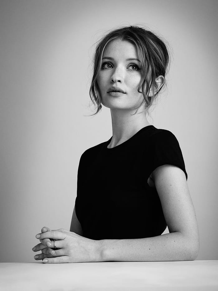Emily Browning 9GAG emily-browning-9gag