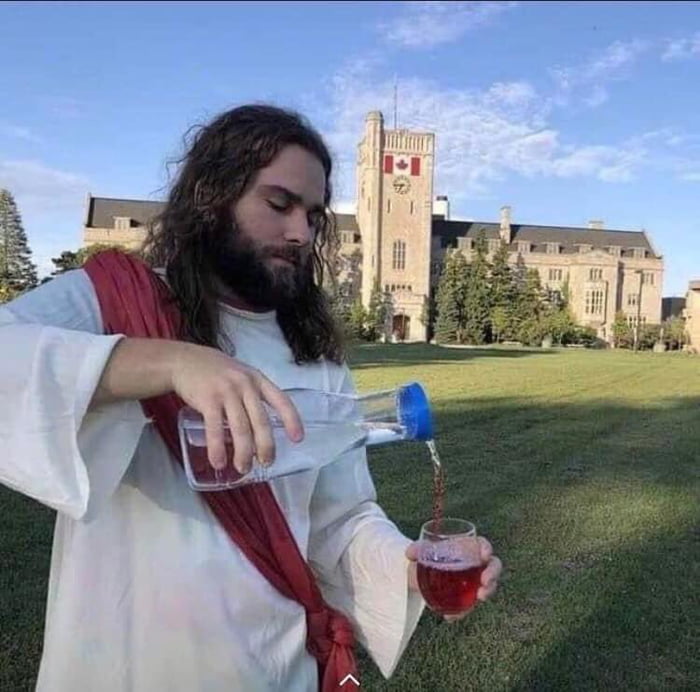 No context.. Just a random pic of Jesus mixing wine and water 9GAG