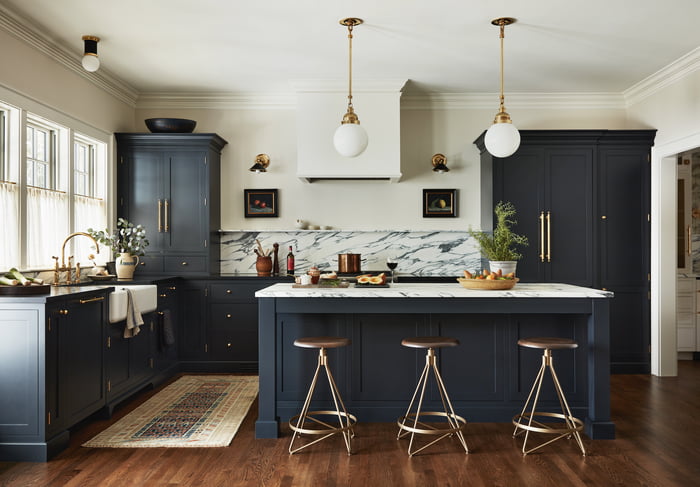 Deep, moody colors turn a traditional kitchen into New England modern ...