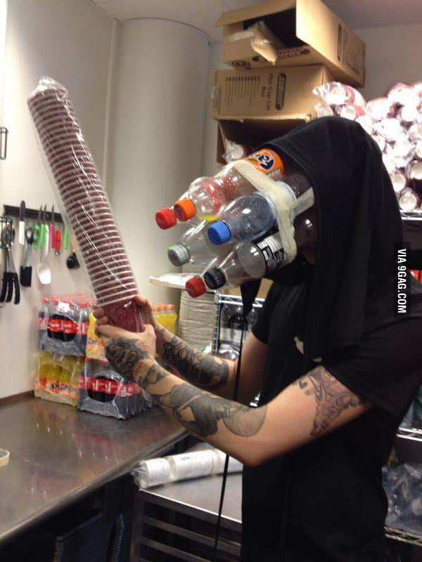 Funny low-budget Master Yi cosplay from the web