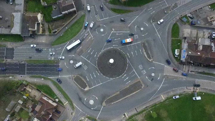 An oddly designed roundabout in Swindon, England - 9GAG