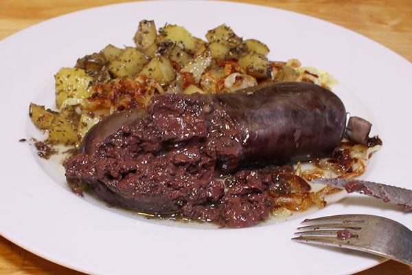 Warum haben Piefken so eine Koprophilie? Und WARUM essen sie sowas? 9GAG