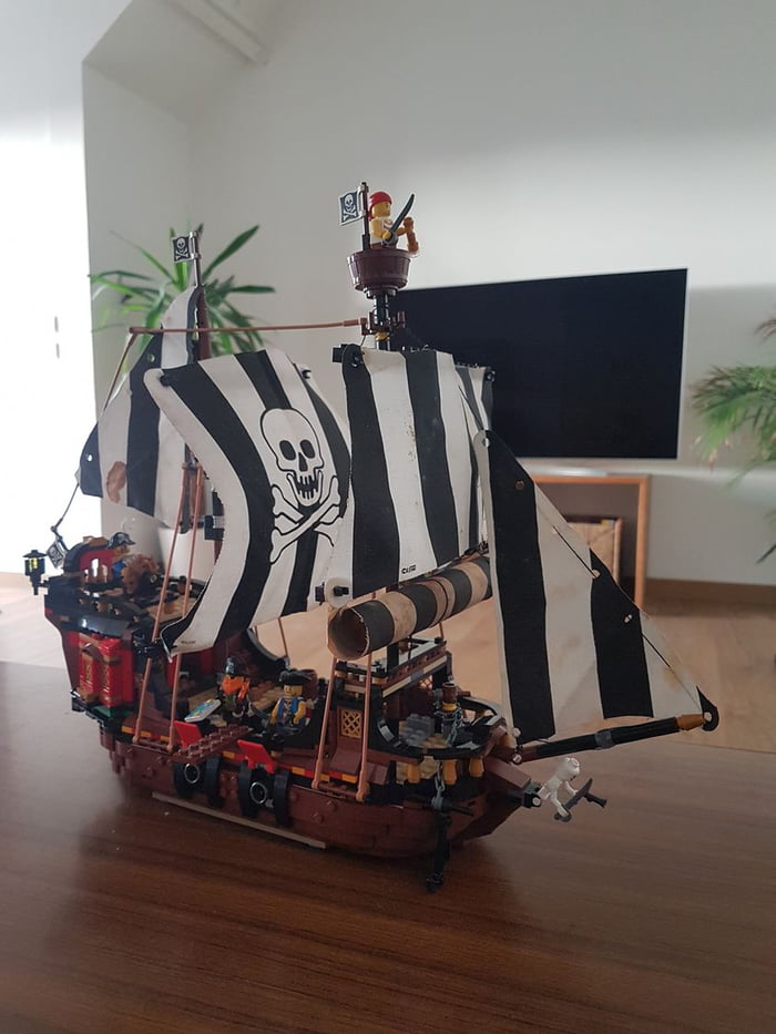 Thought the 31109 ship might look better with cloth sails (original ...