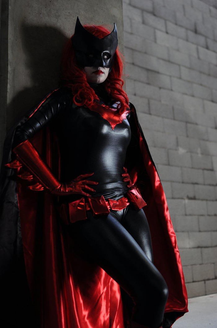 Batwoman by Kama Bree (khainsaw) 9GAG