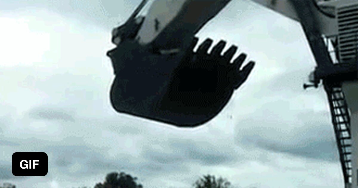 Crushing a car with water! 9GAG