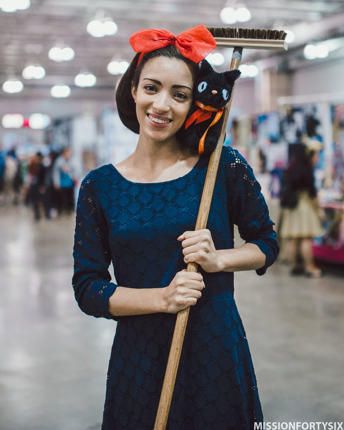 KiKi's Delivery Service Cosplay - 9GAG