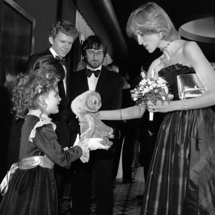 Year Old Drew Barrymore Giving Princess Diana An E T Doll While