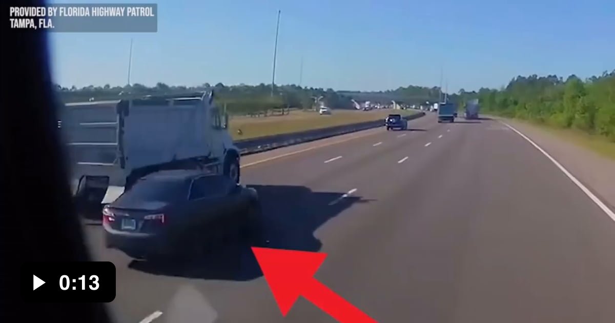 Road Raging Lunatic brake checks a Dump Truck 9GAG