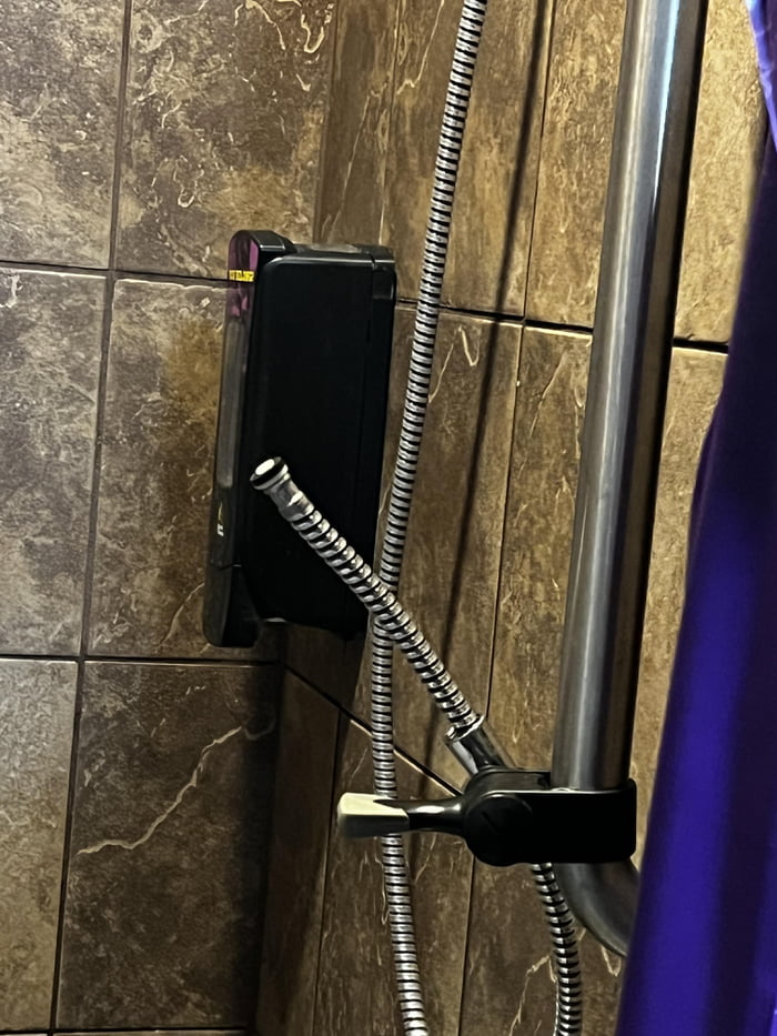 Someone really stole the handicap shower head fitness 9GAG
