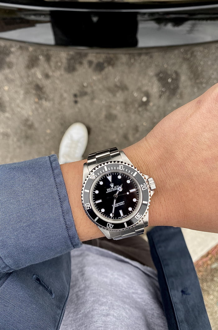 Classic Submariner ft. Small Wrist - 9GAG