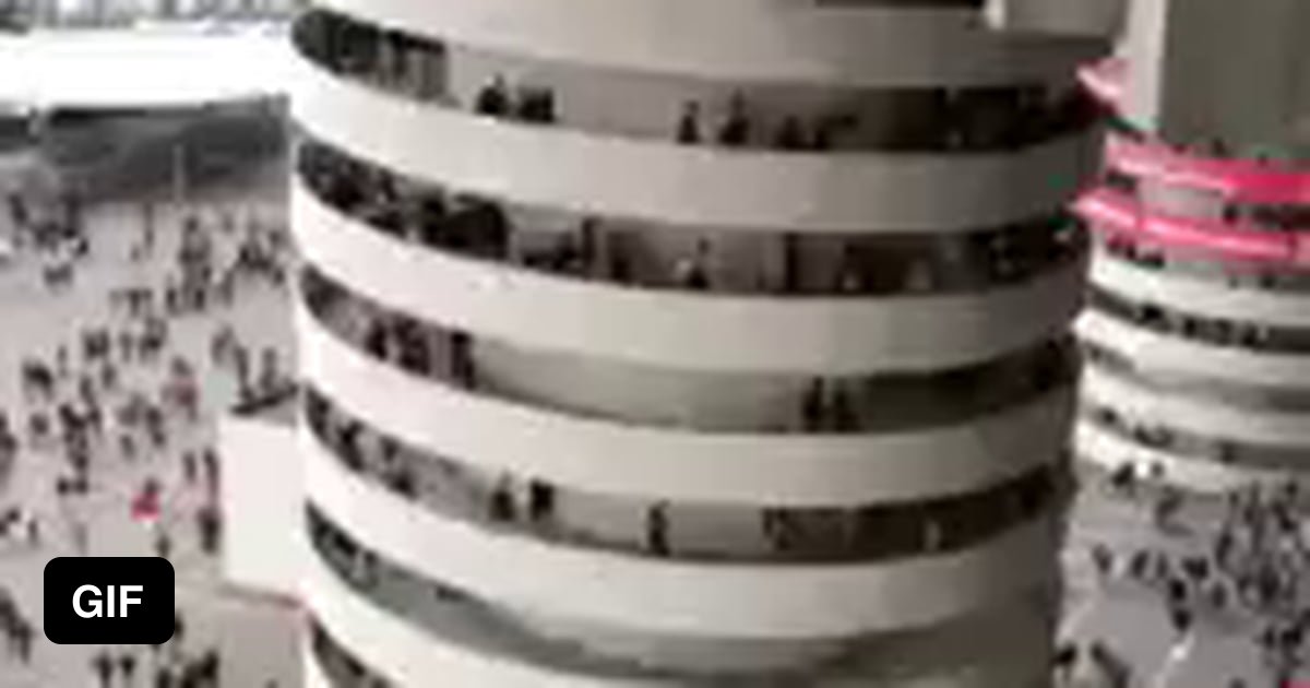 This building isn't moving 9GAG