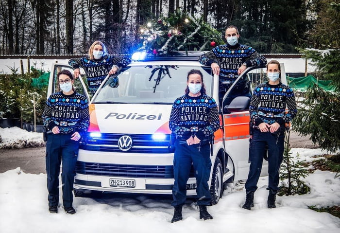 Merry Christmas from the Zürich Police department, Switzerland! - 9GAG