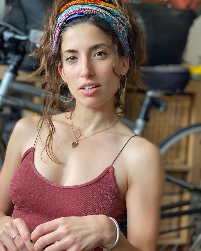 Tania Raymonde Gag