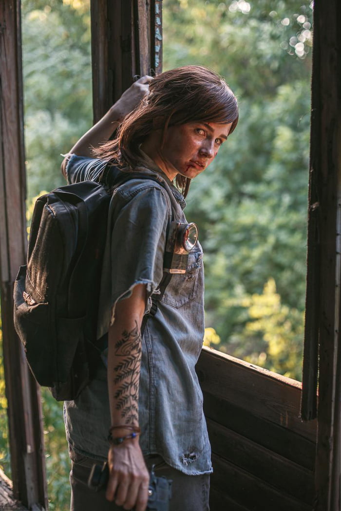 Ellie cosplay from The Last of Us 2 - 9GAG