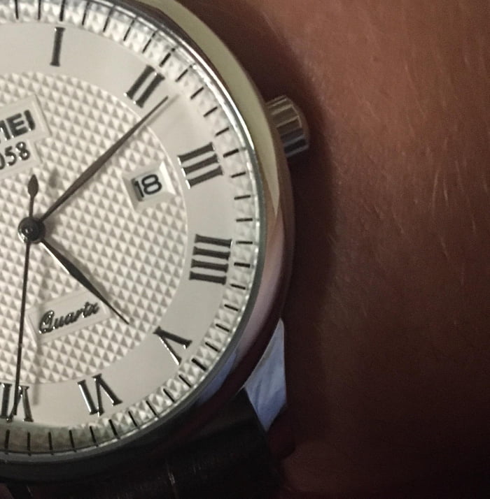 My watch says "IIII" instead of "IV" 9GAG