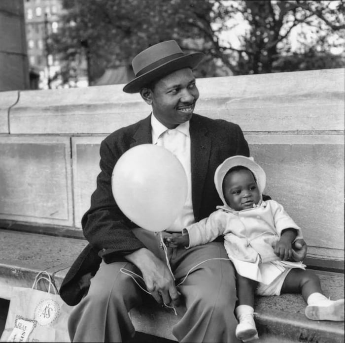 Father and child in NYC by Vivian Maier (1959) - 9GAG