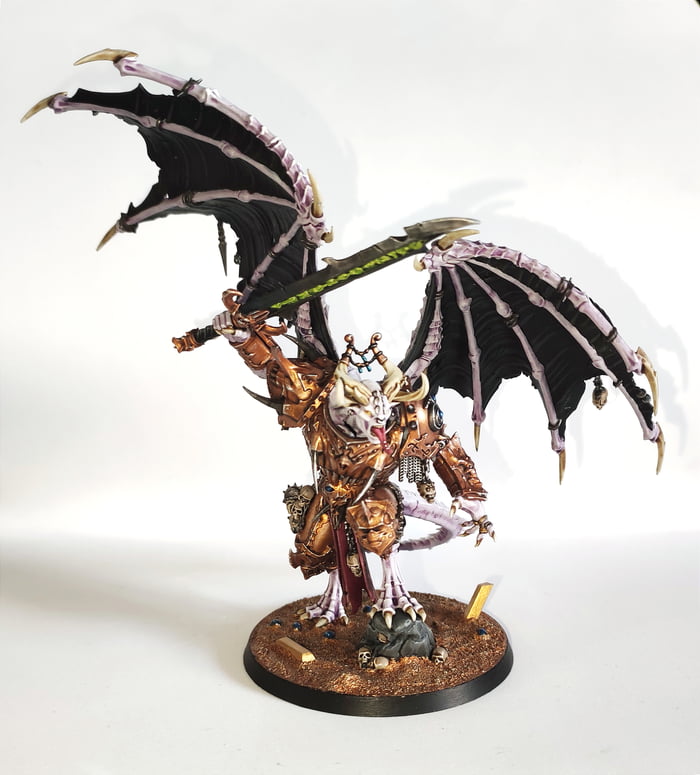 I painted a winged daemon prince for a tournament. I had a lot of fun ...