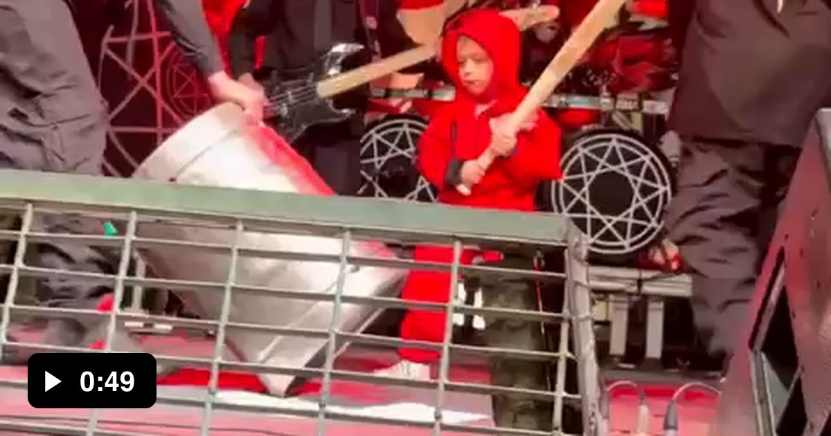 Slipknot 4 years old boy playing with the band 9gag