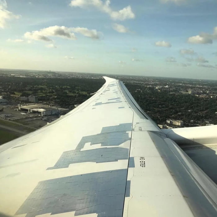 Your Plane Is Not Being Held Together With Duct Tape It s Aluminum 787-speed-tape-boarding-info