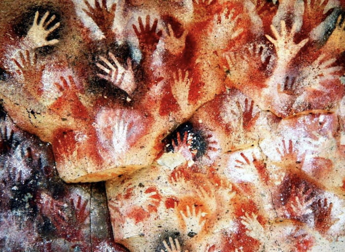 Cave Of Hands In Argentina Stenciled Handprints And Wall Paintings   Ajg6q2Q 700b 