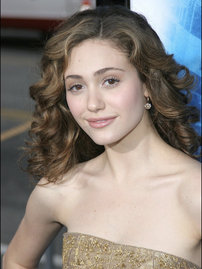 Emmy Rossum - 9gag