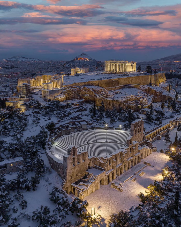 Greece: The Acropolis of Athens covered in snow - 9GAG