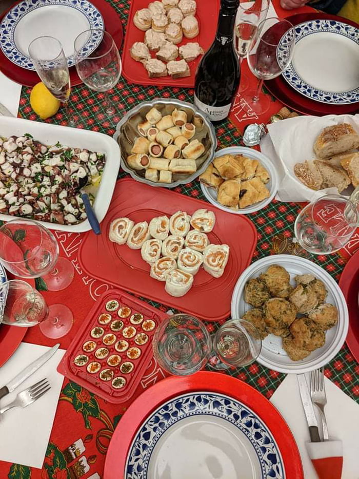 my-first-christmas-in-italy-this-is-the-first-starter-for-5-people