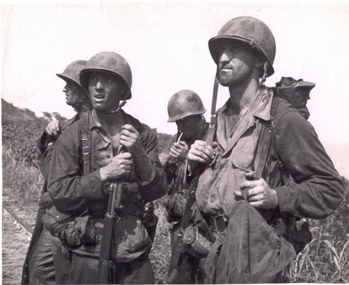 Soldiers of the New York National Guard’s 105th Infantry Regiment on ...