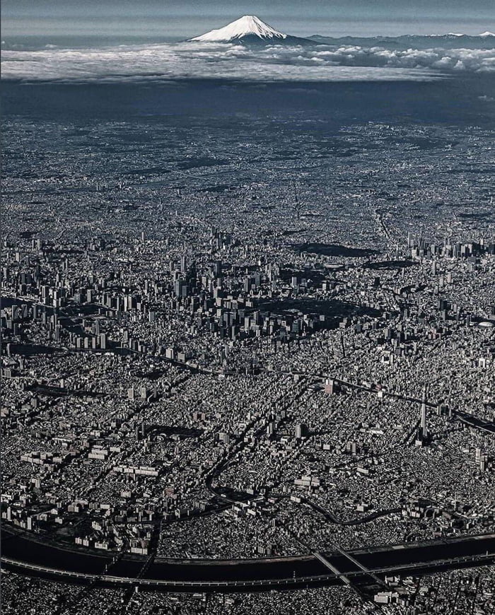 Tokyo the concrete jungle 9GAG
