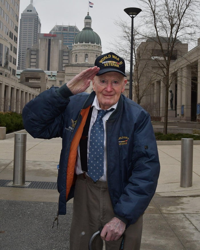 today-indiana-s-oldest-employee-retired-at-age-102-9gag