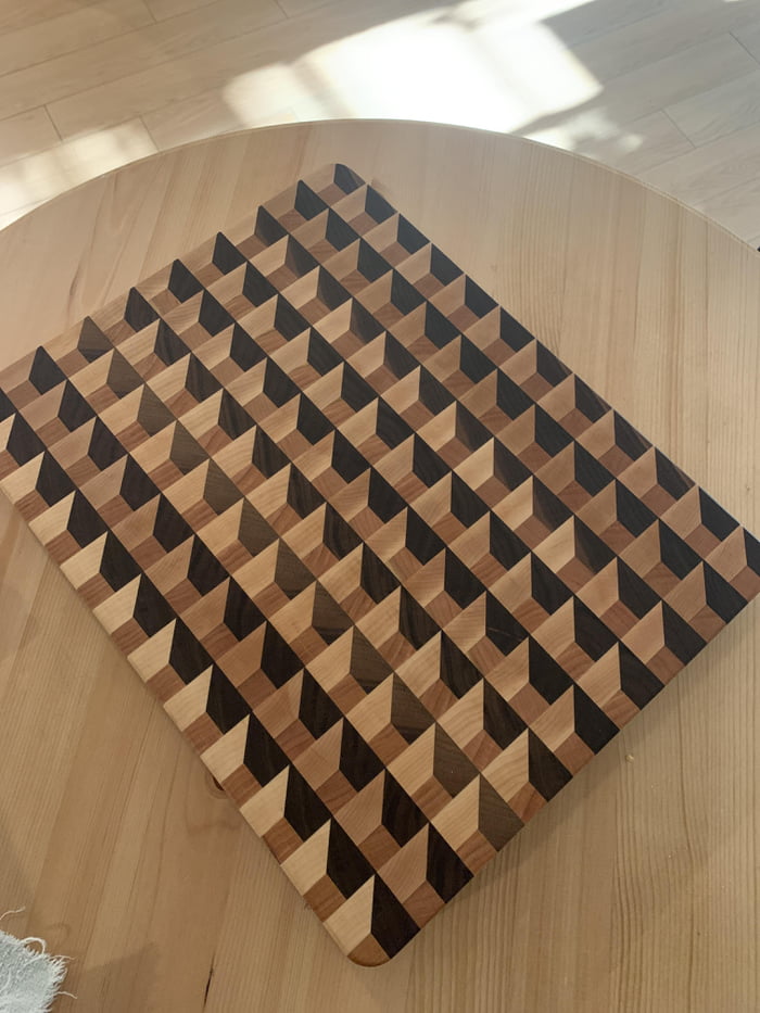 this-is-a-flat-piece-of-wood-9gag