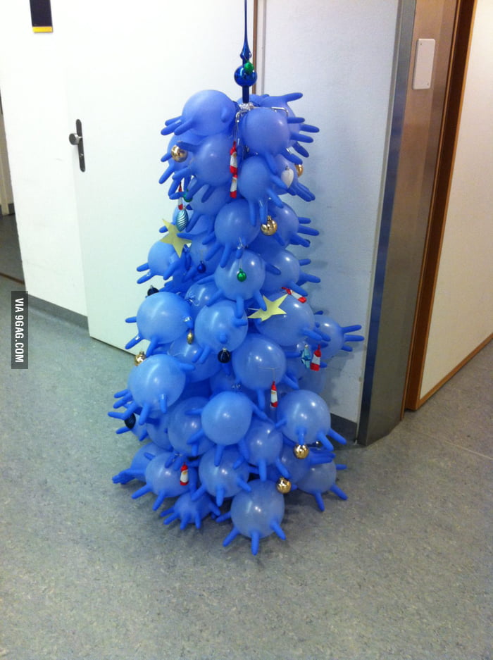Christmas tree in a hospital... 9GAG