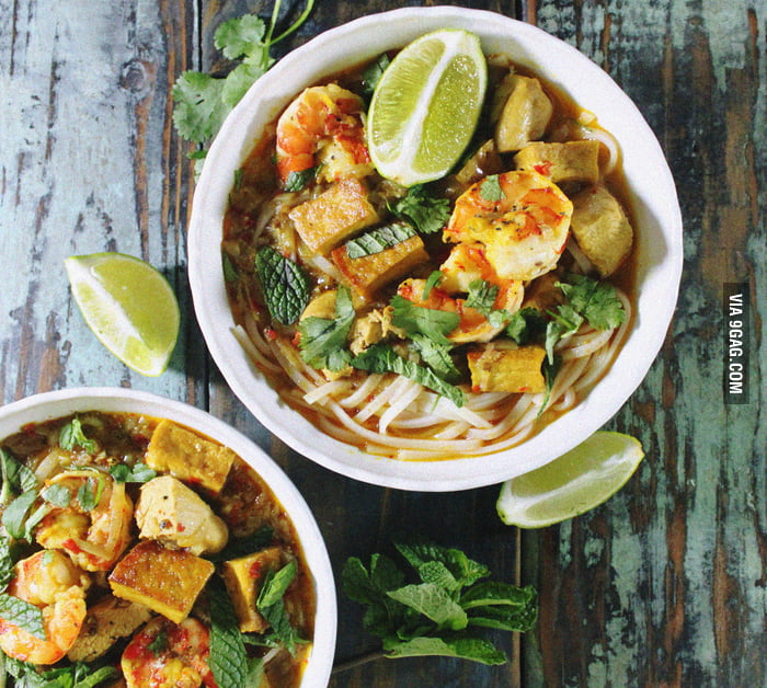 Chicken Tofu Laksa with Shrimp - 9GAG